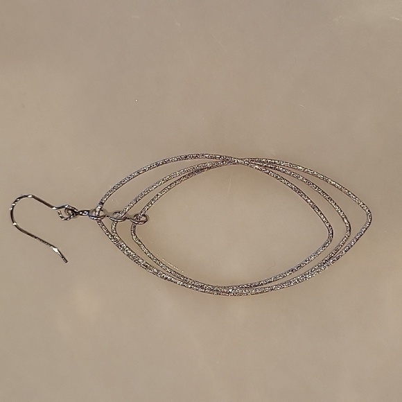 Statement Earring Silvertone - Picture 3 of 3